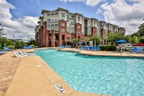 The-Flats-At-Carrs-Hill-Apartments-Resort-Style-Pool-2