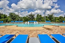 The-Flats-At-Carrs-Hill-Apartments-Resort-Style-Pool