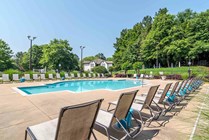 River-Club-Apartments-and-Townhomes-Near-University-of-Georgia-Pool-with-Lounge-Seating