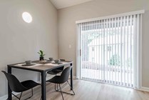 The-Townhomes-at-River-Club-Near-University-of-Georgia-Dining-Area-Private-Patio