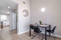 The-Townhomes-at-River-Club-Near-University-of-Georgia-Dining-Area