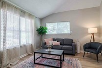 The-Townhomes-at-River-Club-Near-University-of-Georgia-Fully-Furnished-Living-Room